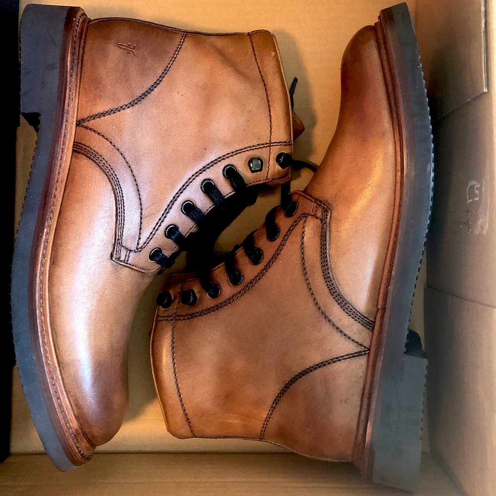 Frye Gordon Lace Up Boots, men’s size 8.5 New in box